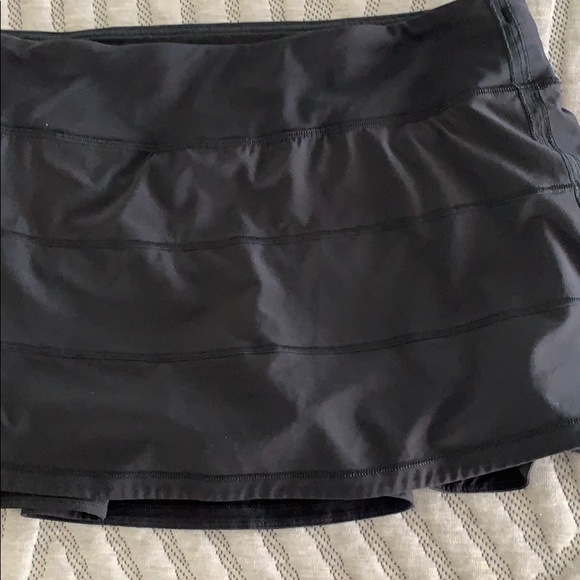 Lululemon size 10 skirt pace - Picture 1 of 2